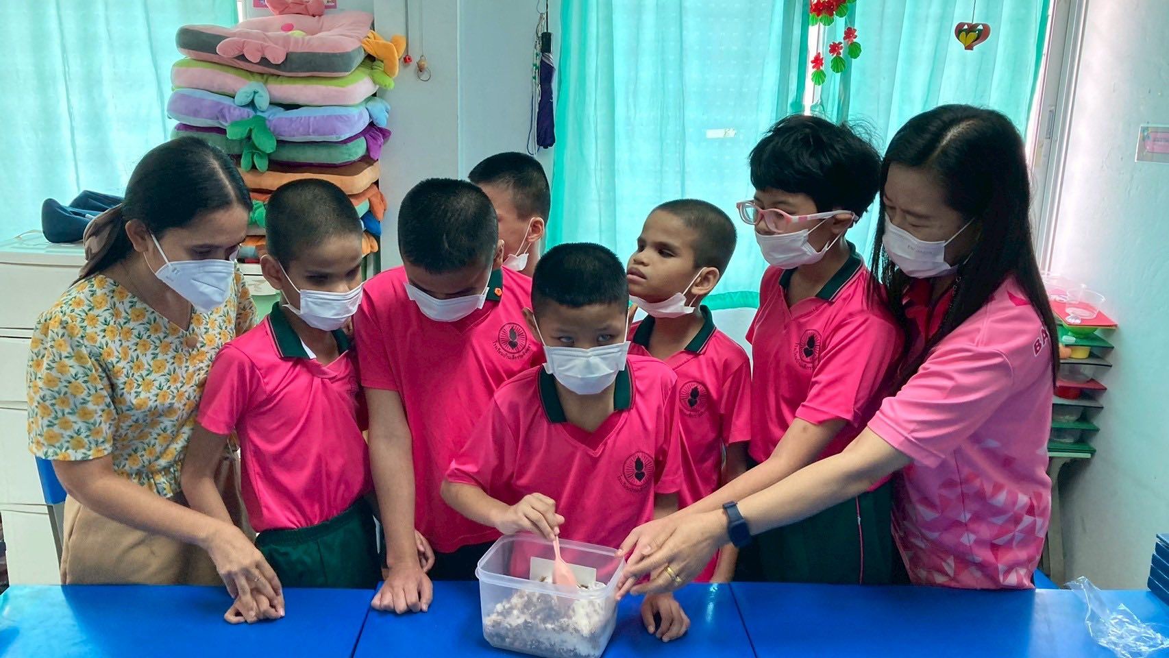 กิจกรรมนิเทศการจัดการเรียนการสอน เด็กๆ เรียนรู้ได้ค่ะ ได้ตามศักยภาพของเขา ตราบใดที่เรายังมีความหวัง มีพลังในการคิดค้นวิธีการสอนที่พัฒนาขึ้น ทั้งงานวิจัย สื่อ นวัตกรรม เพื่อเป็นส่วนช่วยให้พวกเขาได้พัฒนาขึ้นในทุกๆวัน